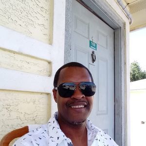 Meet your Posher, Ester